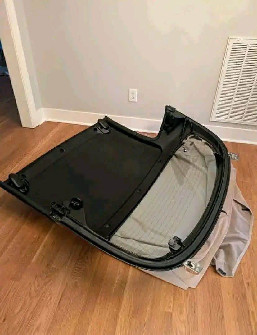 New Mazda Miata hardtop. - Image 2