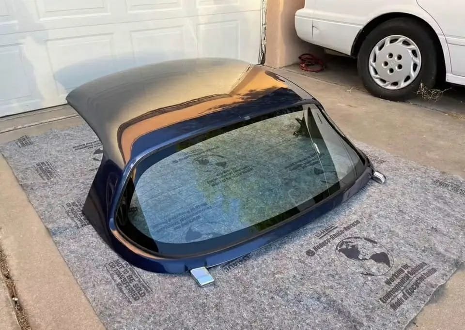 OEM Miata hardtop1990-2005 NA/NB Miata. - Image 4